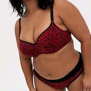 Torrid full coverage bra “Heart Swirl” 42DD